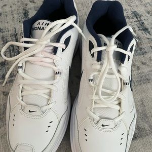 Nike Air Monarch (dad shoe)